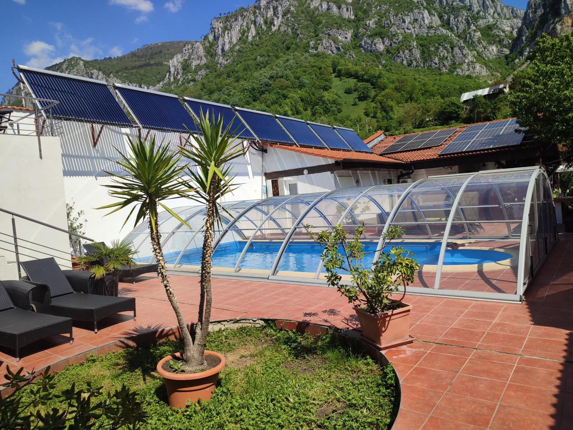 Pensiunea La Dolce Vita Băile Herculane Extérieur photo