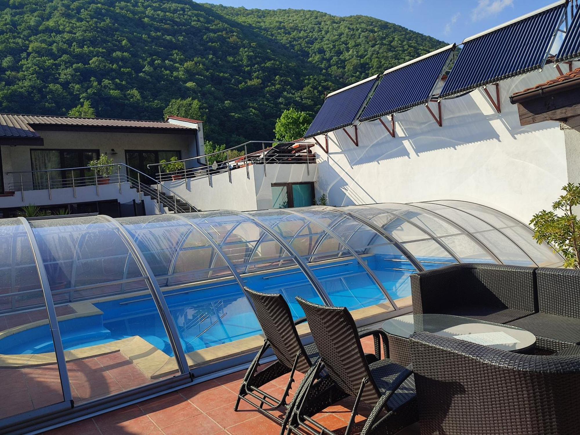 Pensiunea La Dolce Vita Băile Herculane Extérieur photo