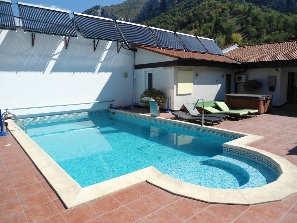 Pensiunea La Dolce Vita Băile Herculane Extérieur photo