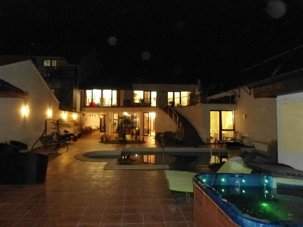Pensiunea La Dolce Vita Băile Herculane Extérieur photo