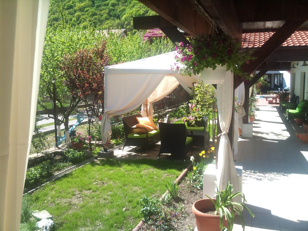 Pensiunea La Dolce Vita Băile Herculane Extérieur photo