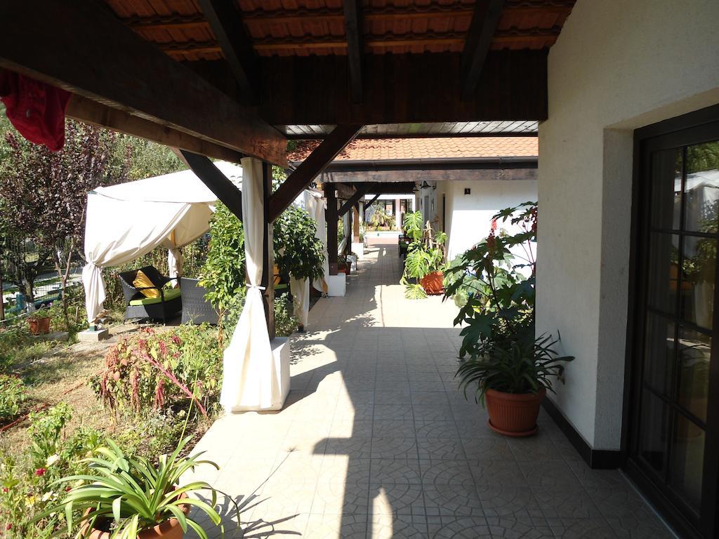 Pensiunea La Dolce Vita Băile Herculane Extérieur photo