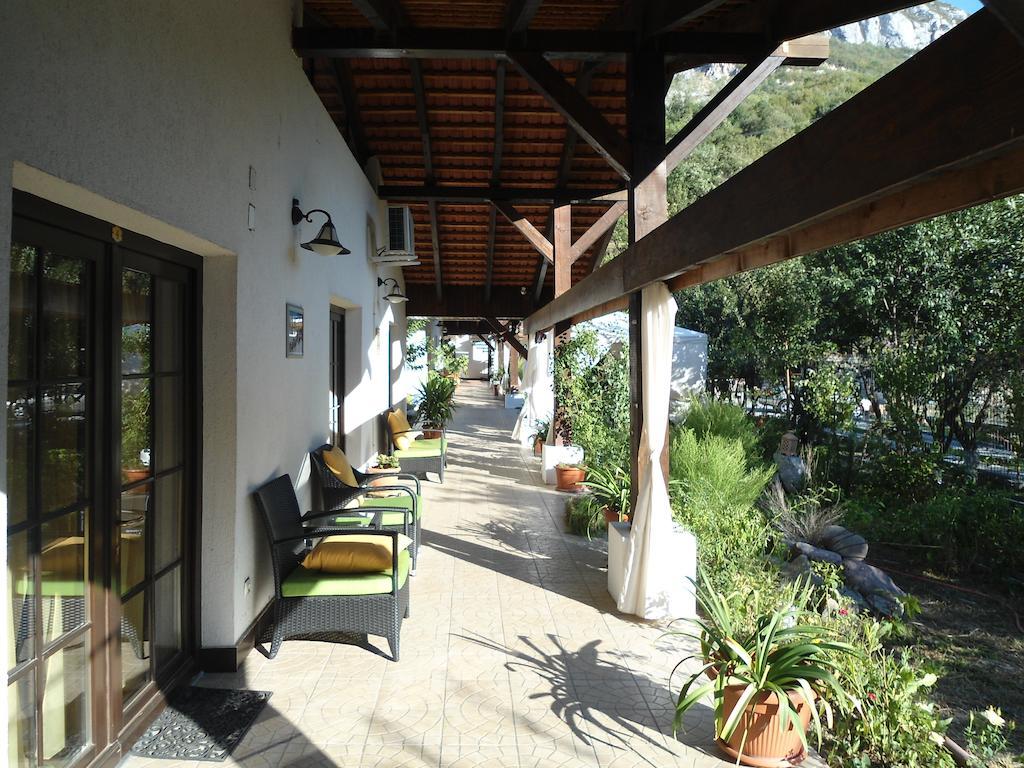 Pensiunea La Dolce Vita Băile Herculane Extérieur photo