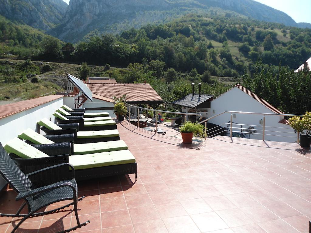 Pensiunea La Dolce Vita Băile Herculane Extérieur photo