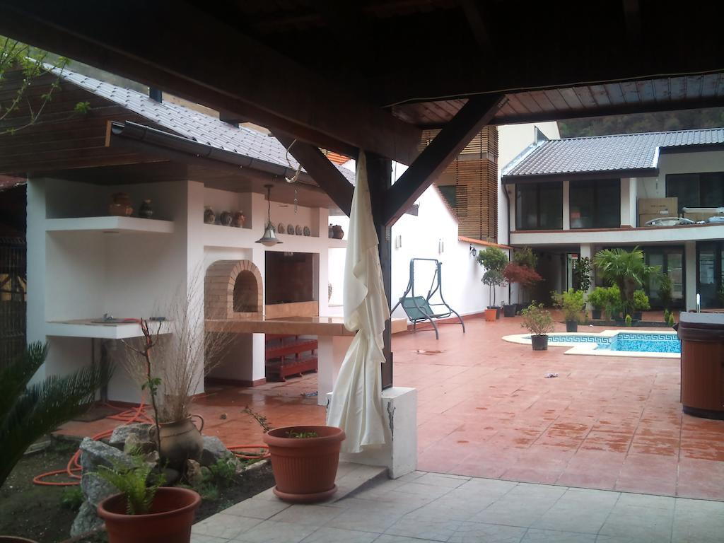 Pensiunea La Dolce Vita Băile Herculane Extérieur photo